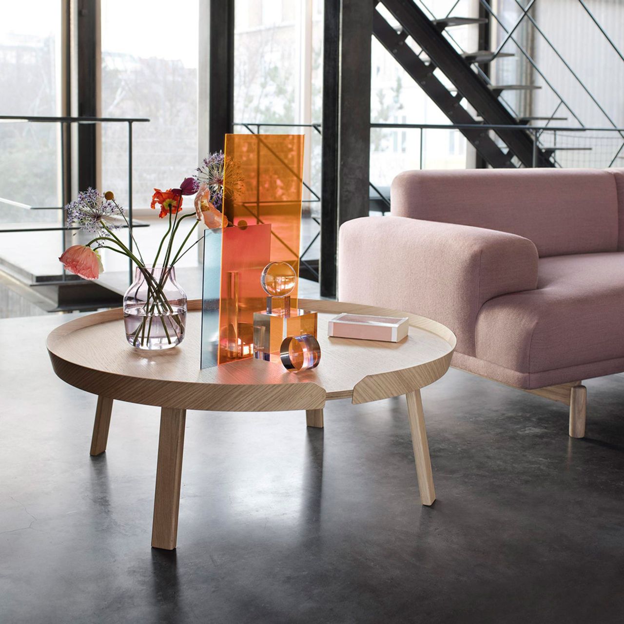 muuto-bord-muuto-the-around-coffee-xl-bord-moerke-red-264993.jpeg